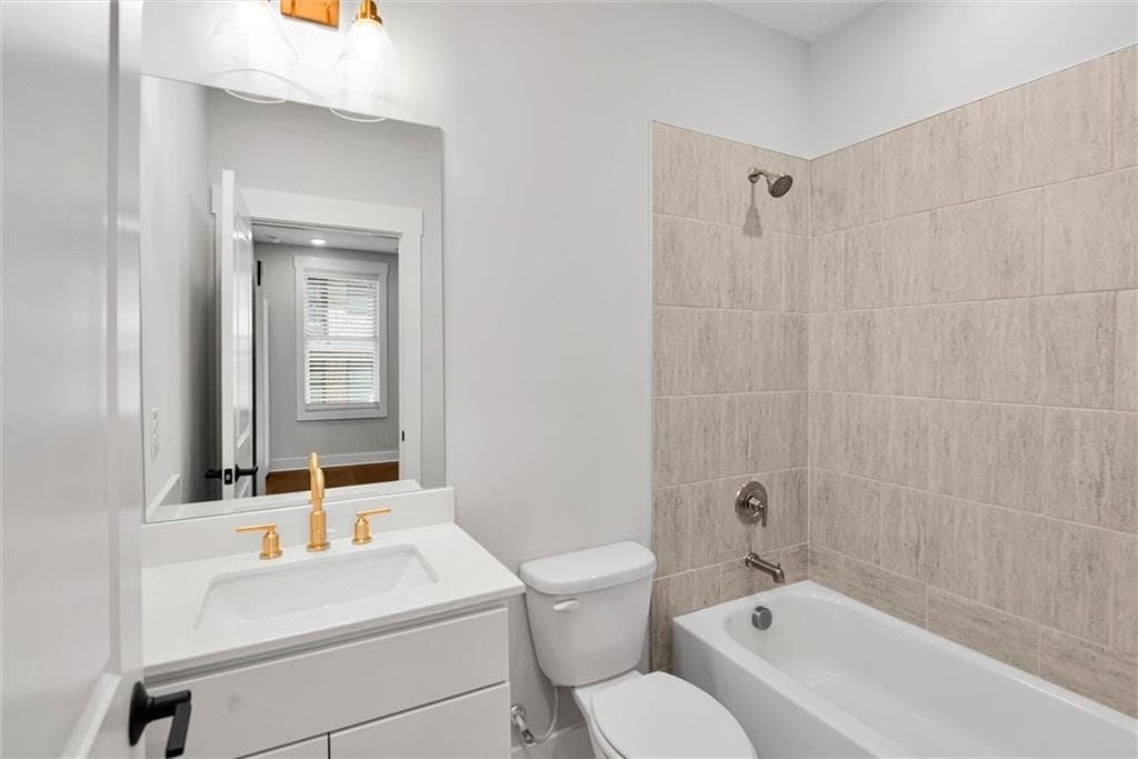 3 bedroom, 4 bathroom, 2,294 sq ft townhouse for sale at 1060 Robert Smalls Way, Atlanta, GA 30318 — photo 9