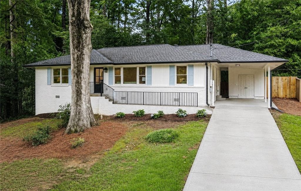 3 bedroom, 2 bathroom, 1,526 sq ft single family residence for sale at 1875 Ravenwood Way, Atlanta, GA 30329