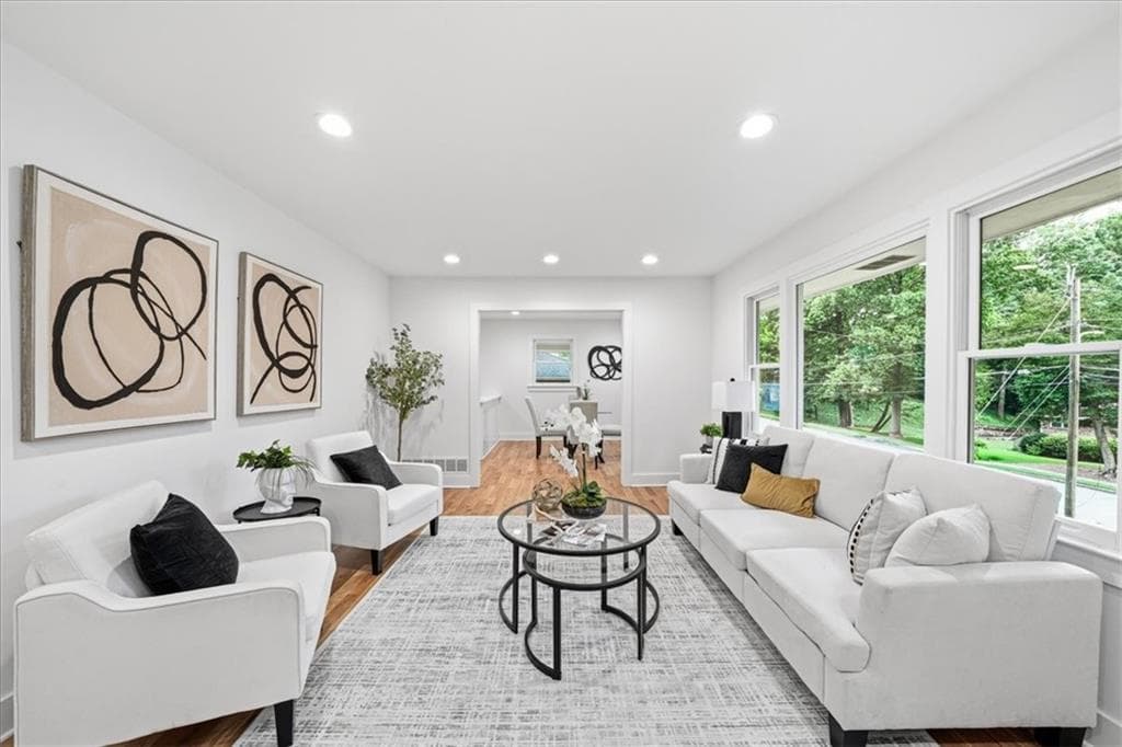 3 bedroom, 2 bathroom, 1,526 sq ft single family residence for sale at 1875 Ravenwood Way, Atlanta, GA 30329 — photo 5