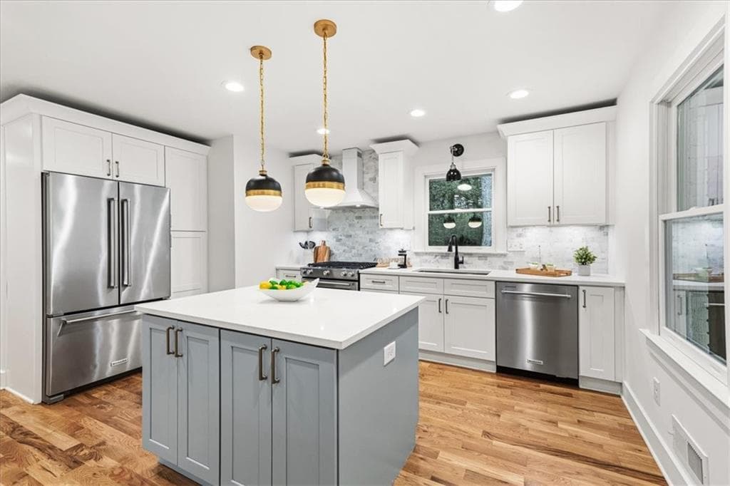 3 bedroom, 2 bathroom, 1,526 sq ft single family residence for sale at 1875 Ravenwood Way, Atlanta, GA 30329 — photo 10