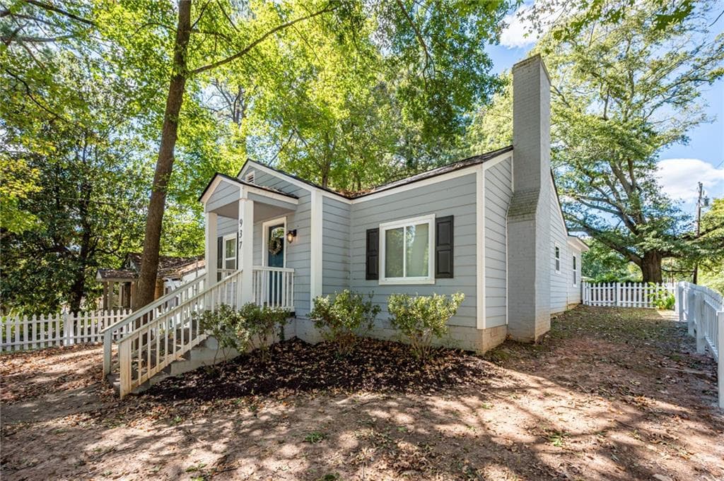 4 bedroom, 4 bathroom, 1,860 sq ft single family residence for sale at 937 Lawton Street, Atlanta, GA 30310 — photo 4