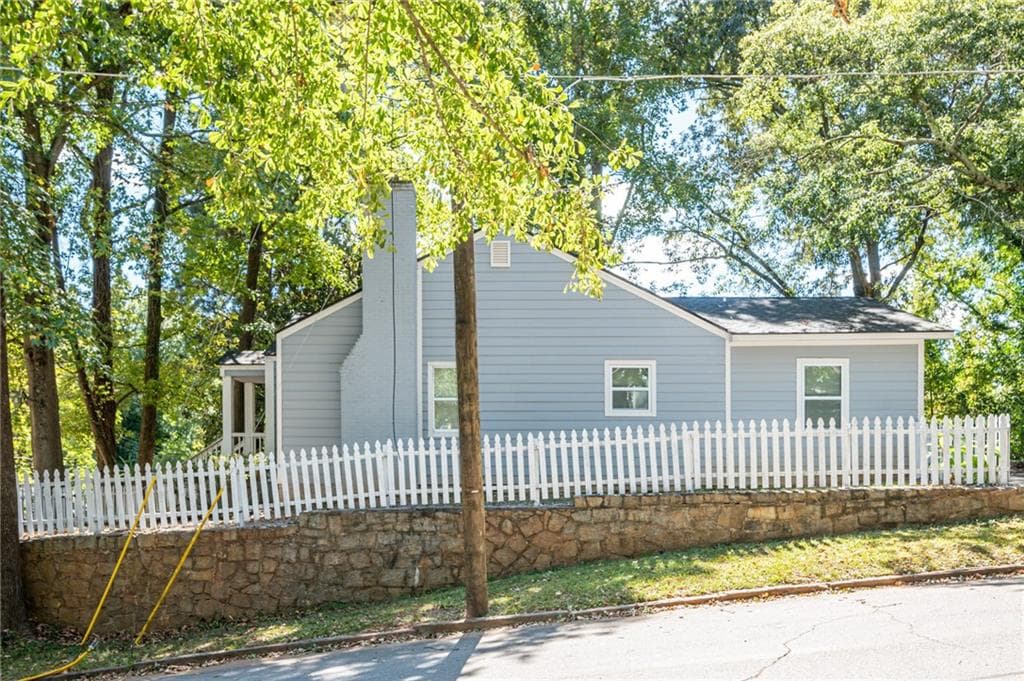 4 bedroom, 4 bathroom, 1,860 sq ft single family residence for sale at 937 Lawton Street, Atlanta, GA 30310 — photo 5