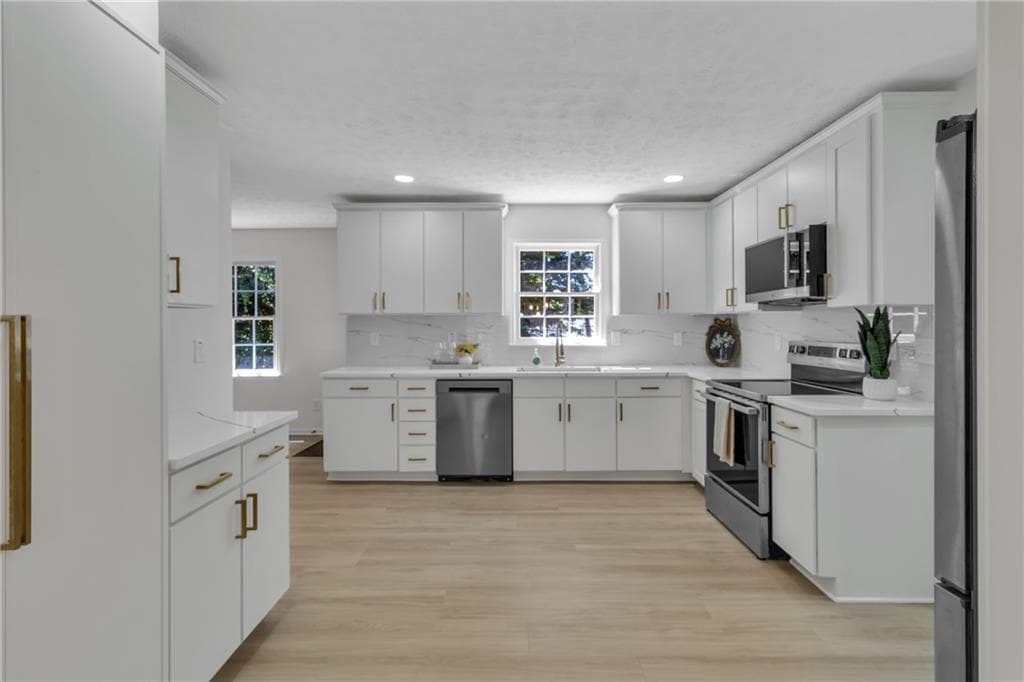 5 bedroom, 4 bathroom, 2,892 sq ft single family residence for sale at 1414 Golf Link Drive, Stone Mountain, GA 30088 — photo 7