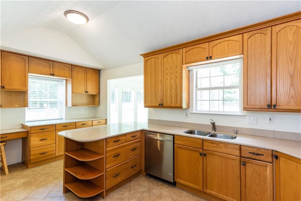 3 bedroom, 2 bathroom, 1,318 sq ft single family residence for sale at 289 Marsha Way, Sharpsburg, GA 30277 — photo 10