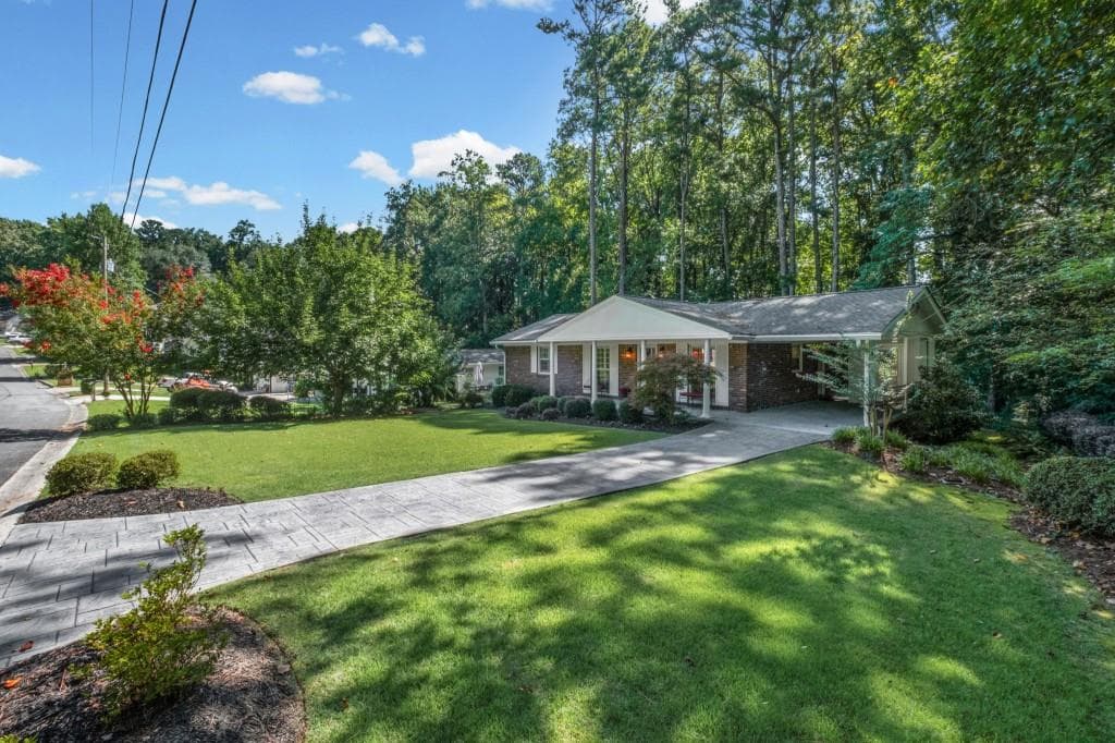 3 bedroom, 2 bathroom, 1,075 sq ft single family residence for sale at 1626 Wildwood Road, Marietta, GA 30062 — photo 6