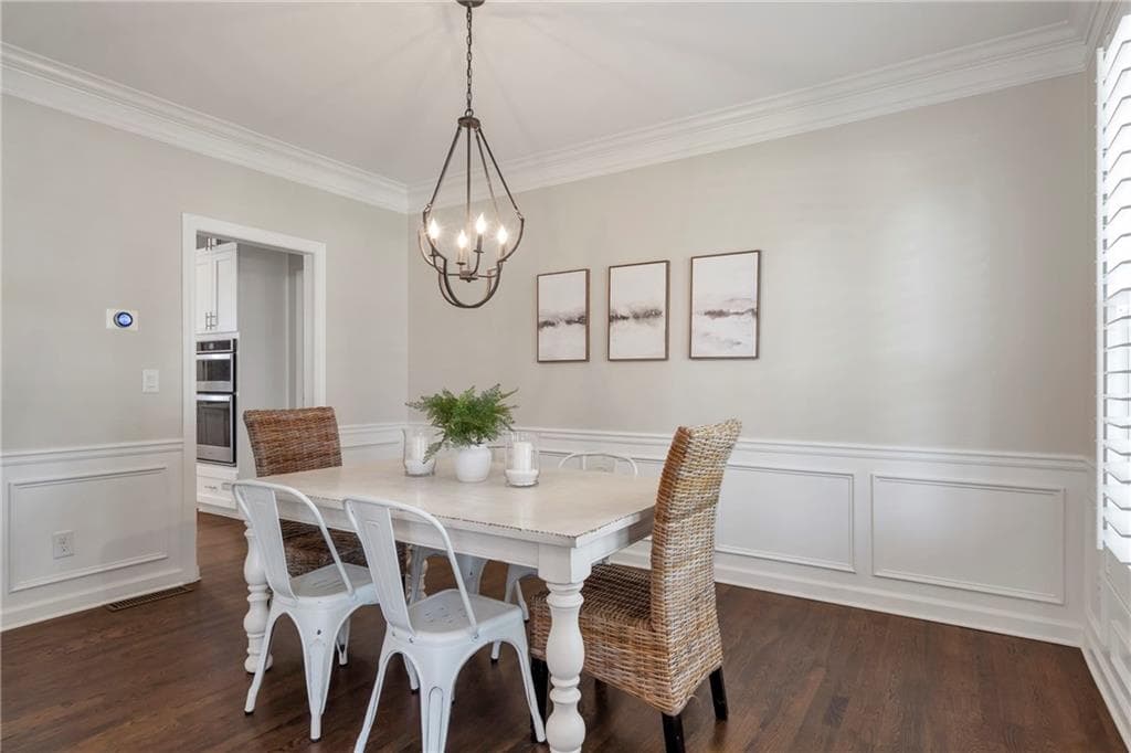 5 bedroom, 4 bathroom, 3,652 sq ft single family residence for sale at 1730 Bucks Club Drive, Alpharetta, GA 30005 — photo 4