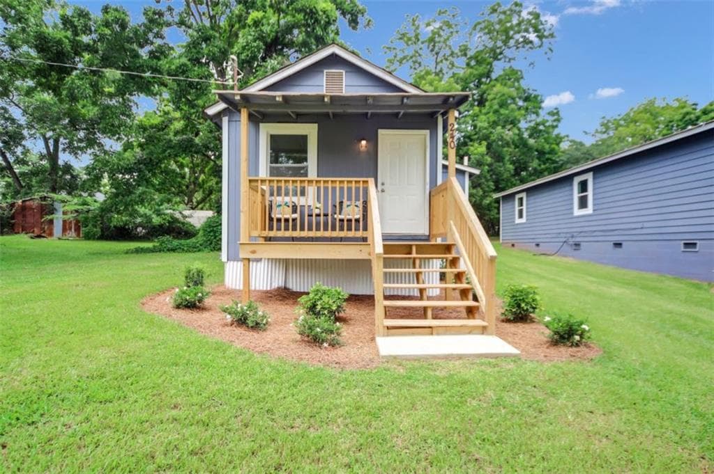 1 bedroom, 1 bathroom, 624 sq ft single family residence for sale at 240 Jackson Street, Barnesville, GA 30204
