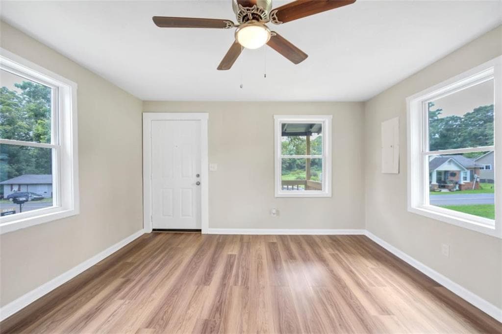 1 bedroom, 1 bathroom, 624 sq ft single family residence for sale at 240 Jackson Street, Barnesville, GA 30204 — photo 5
