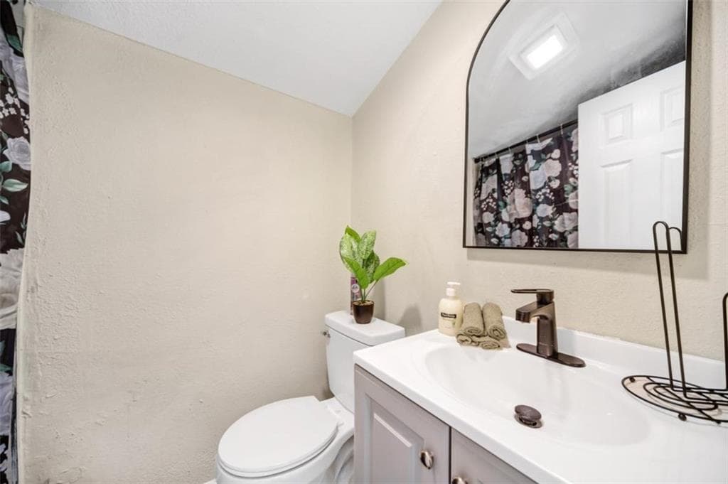 1 bedroom, 1 bathroom, 624 sq ft single family residence for sale at 240 Jackson Street, Barnesville, GA 30204 — photo 8