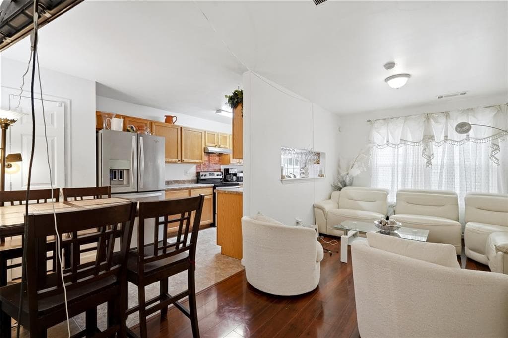 3 bedroom, 2 bathroom, 1,442 sq ft townhouse for sale at 3165 Genesis Way, Alpharetta, GA 30004 — photo 9