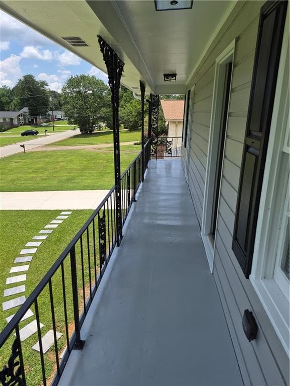 3 bedroom, 3 bathroom, 1,750 sq ft single family residence for sale at 4580 Lindsey Drive, Powder Springs, GA 30127 — photo 3