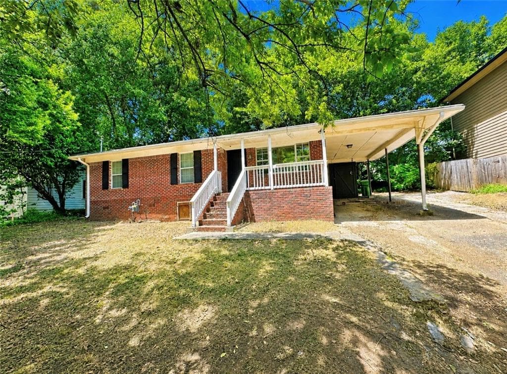 3 bedroom, 1 bathroom, 1,032 sq ft single family residence under contract at 1197 Foster Place, Atlanta, GA 30318 — photo 2