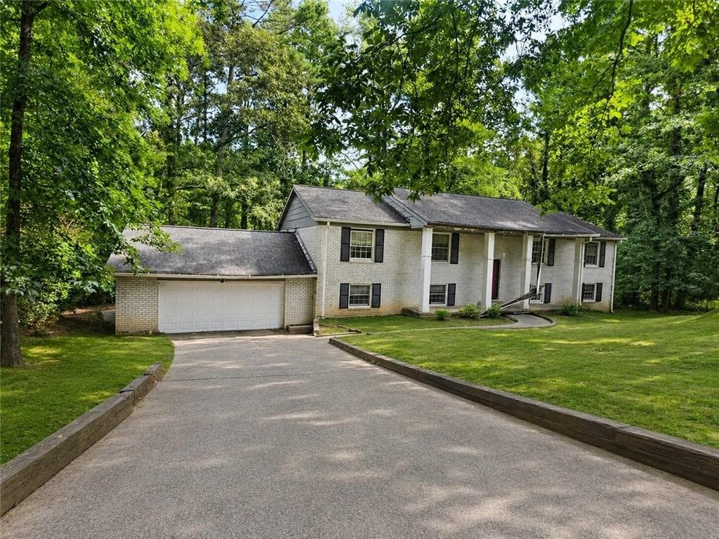 6 bedroom, 3 bathroom, 2,024 sq ft single family residence sold at 135 Greenhill Court, Atlanta, GA 30331
