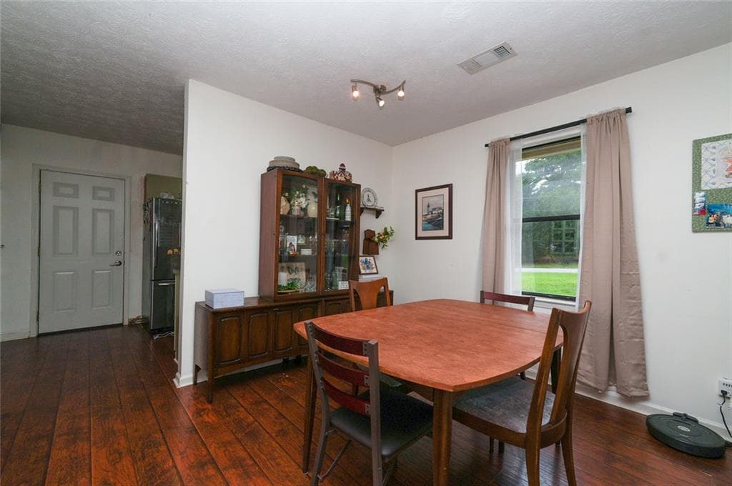 duplex under contract at 351 Freeport Drive, Lawrenceville, GA 30046 — photo 5
