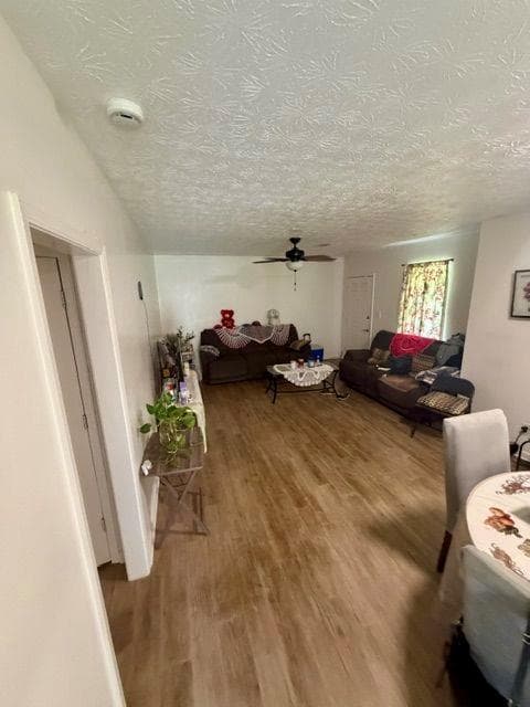 duplex under contract at 351 Freeport Drive, Lawrenceville, GA 30046 — photo 7