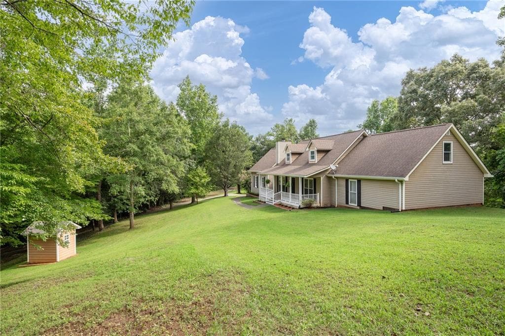 3 bedroom, 3 bathroom, 2,339 sq ft single family residence for sale at 203 Wheeler Lake Path, Dallas, GA 30157 — photo 3