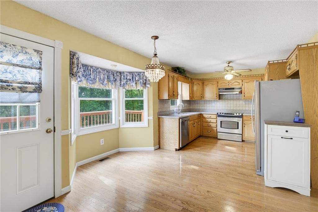 3 bedroom, 3 bathroom, 2,339 sq ft single family residence for sale at 203 Wheeler Lake Path, Dallas, GA 30157 — photo 9