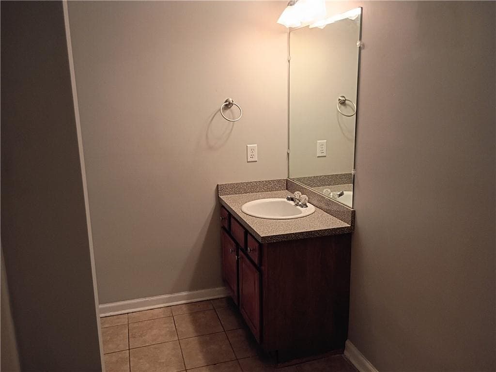 4 bedroom, 3 bathroom, 2,435 sq ft single family residence for sale at 5714 Flowers Ridge Road, Powder Springs, GA 30127 — photo 8