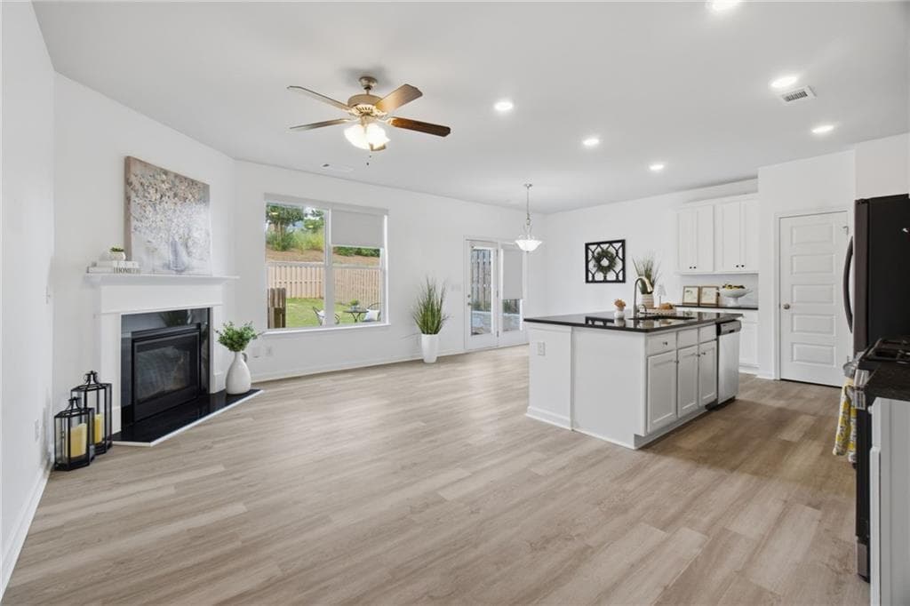 3 bedroom, 3 bathroom, 1,670 sq ft townhouse for sale at 3713 Prospect Point Drive, Oakwood, GA 30566 — photo 5