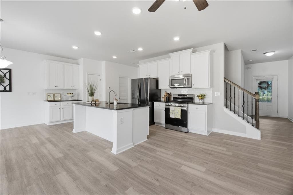 3 bedroom, 3 bathroom, 1,670 sq ft townhouse for sale at 3713 Prospect Point Drive, Oakwood, GA 30566 — photo 7