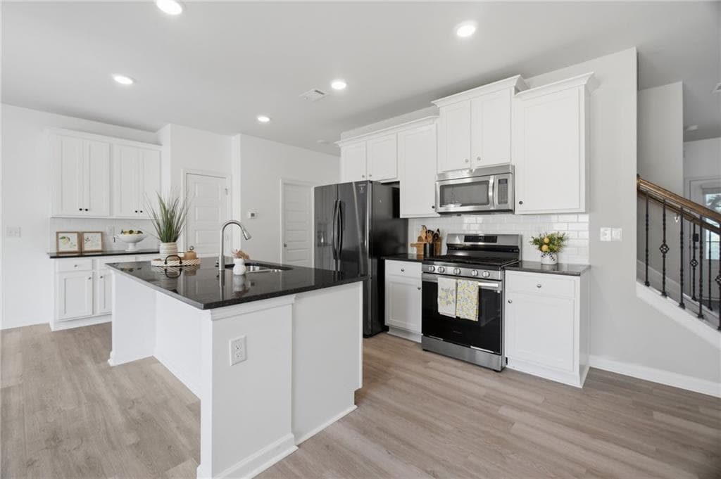 3 bedroom, 3 bathroom, 1,670 sq ft townhouse for sale at 3713 Prospect Point Drive, Oakwood, GA 30566 — photo 8