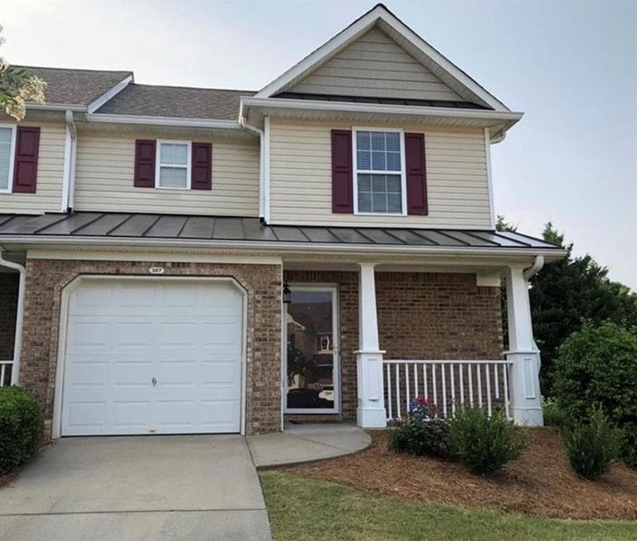 2 bedroom, 2 bathroom, 1,146 sq ft townhouse for rent at 307 Fox Overlook, Woodstock, GA 30188 for $1,900 a month
