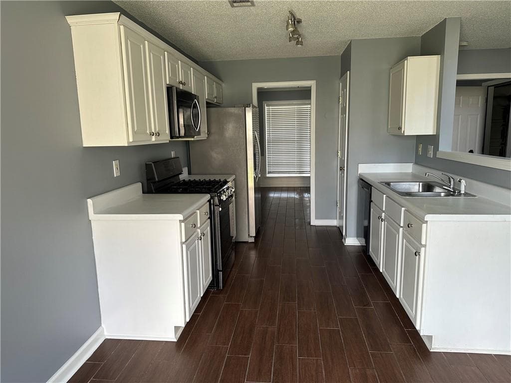 3 bedroom, 3 bathroom, 1,701 sq ft single family residence for rent at 4306 Shillham Court, Cumming, GA 30040 for $2,200 a month — photo 8