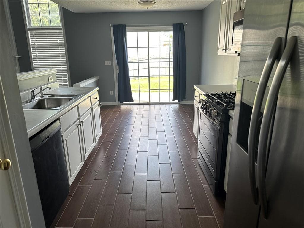3 bedroom, 3 bathroom, 1,701 sq ft single family residence for rent at 4306 Shillham Court, Cumming, GA 30040 for $2,200 a month — photo 9