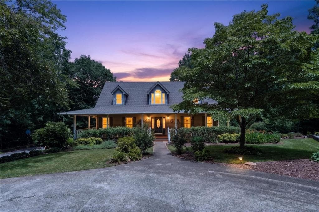 3 bedroom, 3 bathroom, 2,885 sq ft single family residence under contract at 330 Scarlet Lane, Lakemont, GA 30552