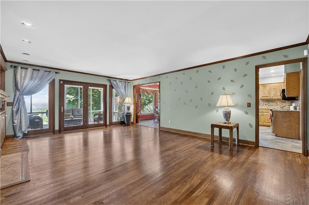 3 bedroom, 3 bathroom, 2,885 sq ft single family residence under contract at 330 Scarlet Lane, Lakemont, GA 30552 — photo 5