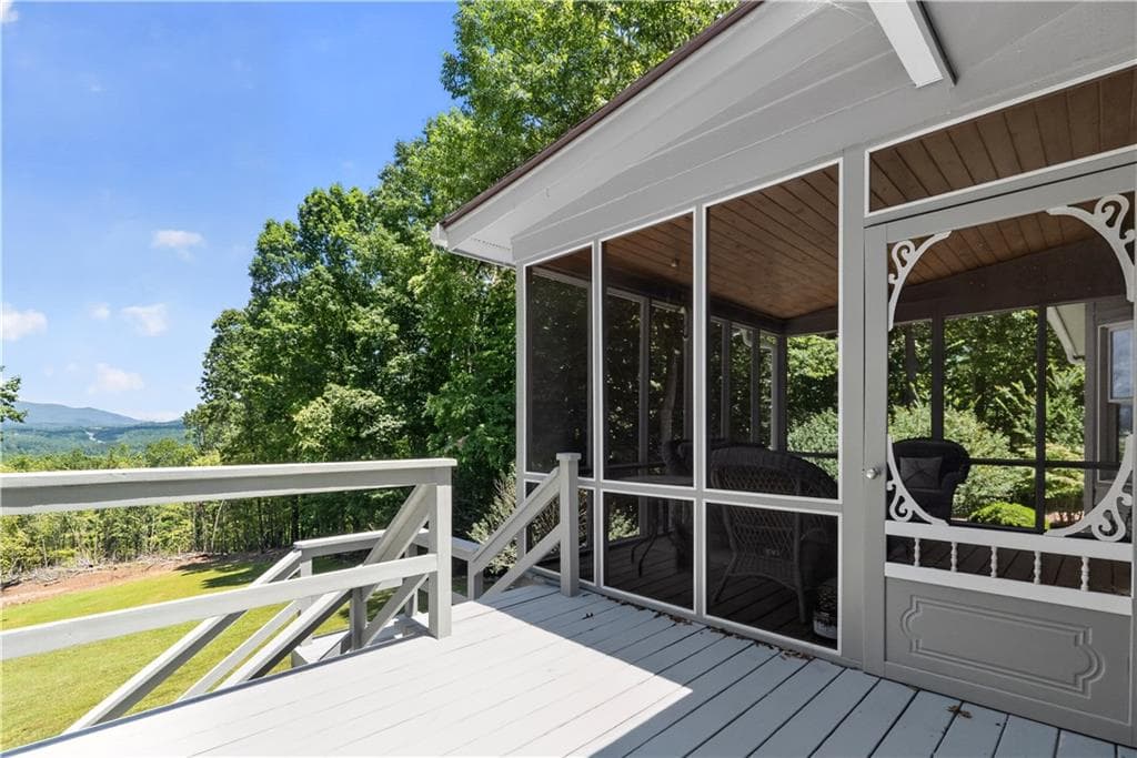 3 bedroom, 3 bathroom, 2,885 sq ft single family residence under contract at 330 Scarlet Lane, Lakemont, GA 30552 — photo 10
