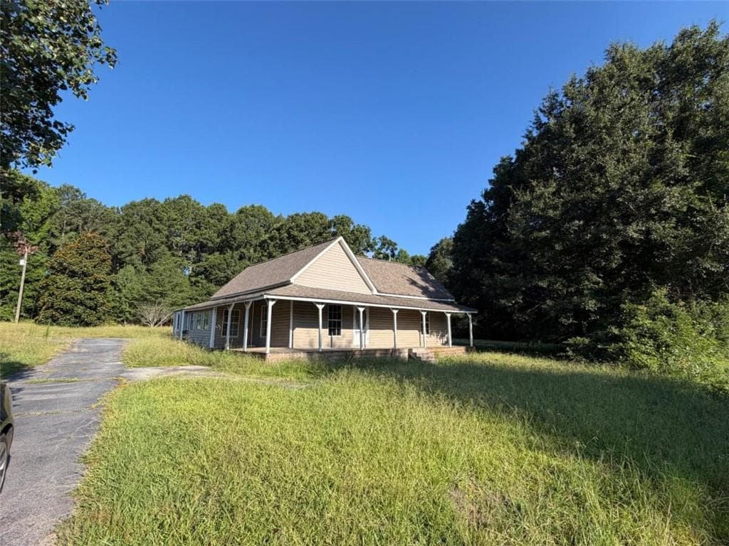 2 bedroom, 2 bathroom, 1,110 sq ft single family residence under contract at 171 Kelley Road, Brooks, GA 30205