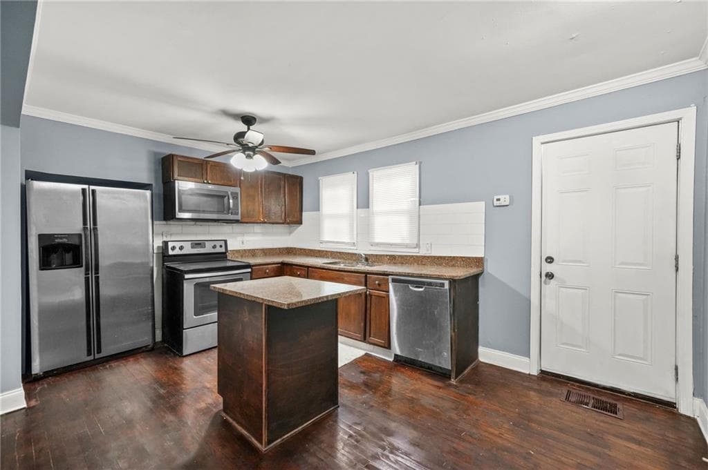 3 bedroom, 2 bathroom, 1,034 sq ft single family residence for sale at 360 Betsy Avenue, Atlanta, GA 30310 — photo 7