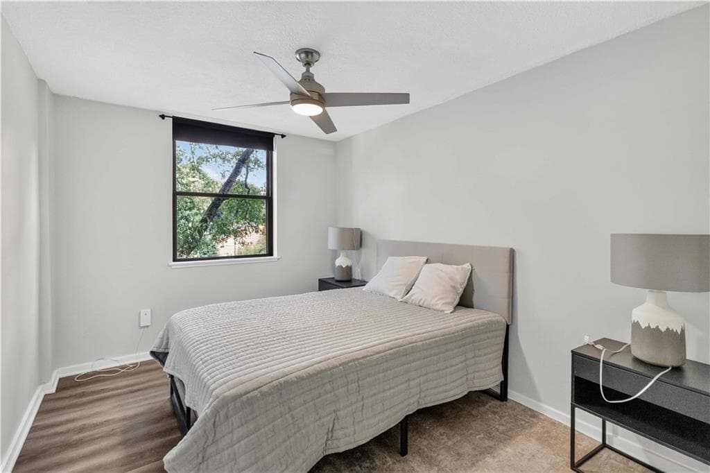 2 bedroom, 2 bathroom, 976 sq ft condominium for sale at 2965 Pharr Court South 319, Atlanta, GA 30305 — photo 4