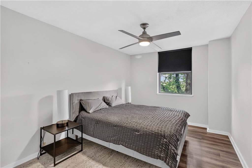 2 bedroom, 2 bathroom, 976 sq ft condominium for sale at 2965 Pharr Court South 319, Atlanta, GA 30305 — photo 5