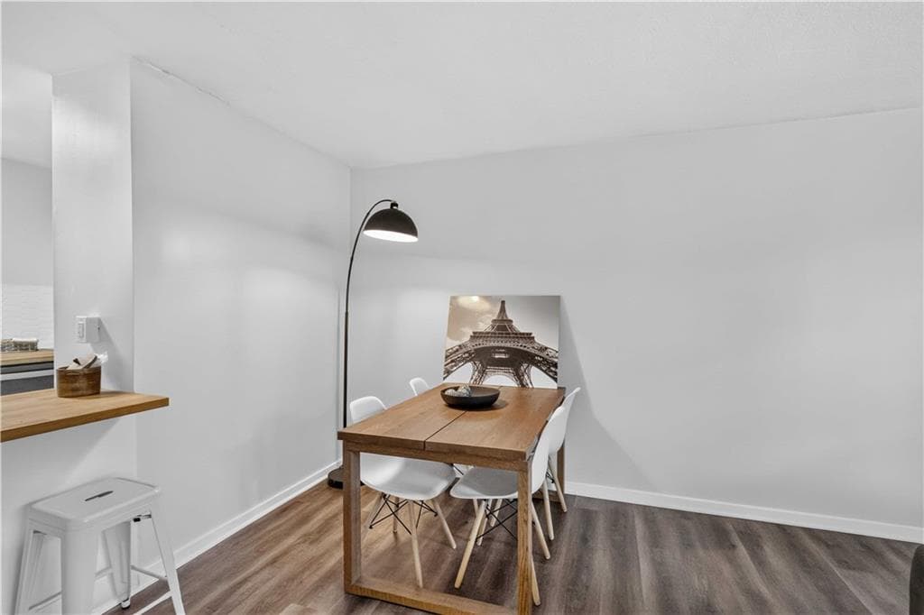 2 bedroom, 2 bathroom, 976 sq ft condominium for sale at 2965 Pharr Court South 319, Atlanta, GA 30305 — photo 10