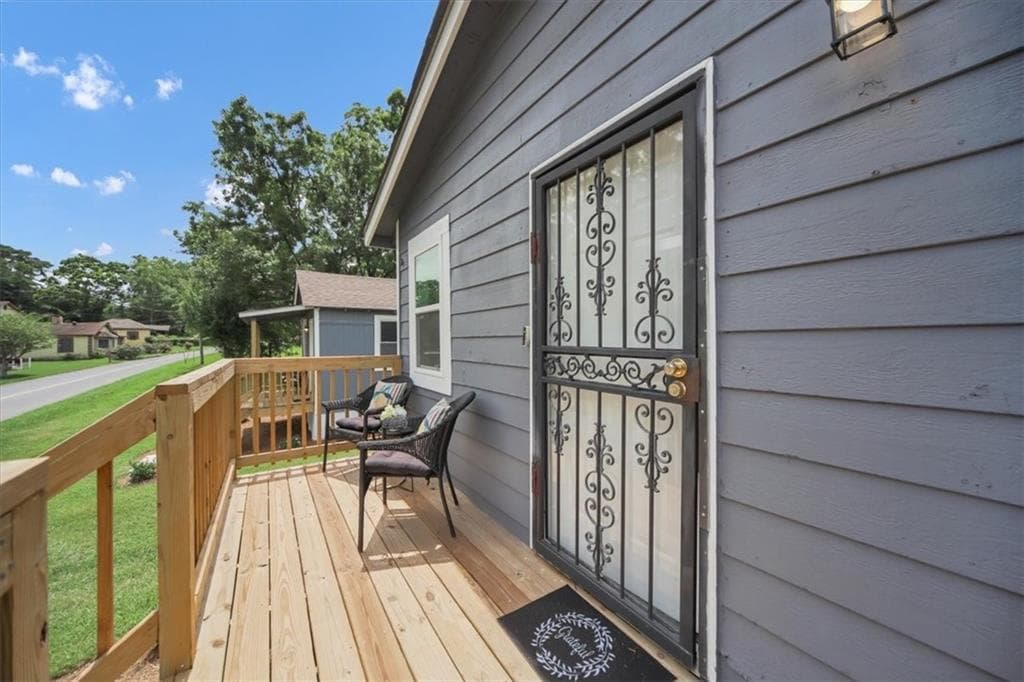 3 bedroom, 2 bathroom, 1,050 sq ft single family residence for sale at 242 Jackson Street, Barnesville, GA 30204 — photo 5