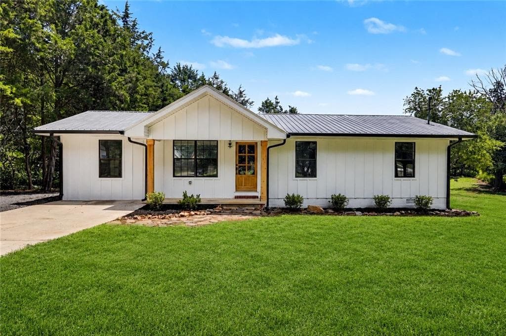 3 bedroom, 2 bathroom, 1,350 sq ft single family residence sold at 8340 Little Mill Road, Cumming, GA 30041