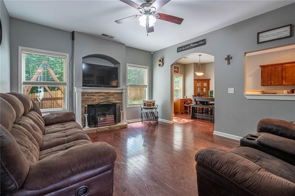 3 bedroom, 3 bathroom, 1,708 sq ft single family residence under contract at 115 Bethany Manor Drive, Ball Ground, GA 30107 — photo 3