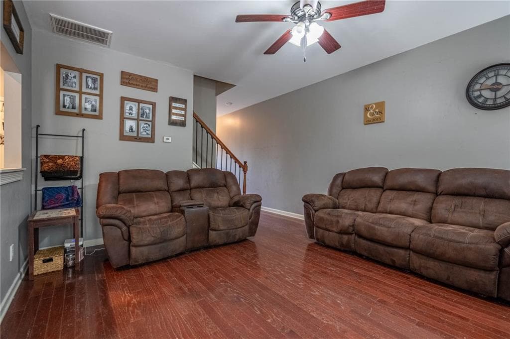 3 bedroom, 3 bathroom, 1,708 sq ft single family residence under contract at 115 Bethany Manor Drive, Ball Ground, GA 30107 — photo 4