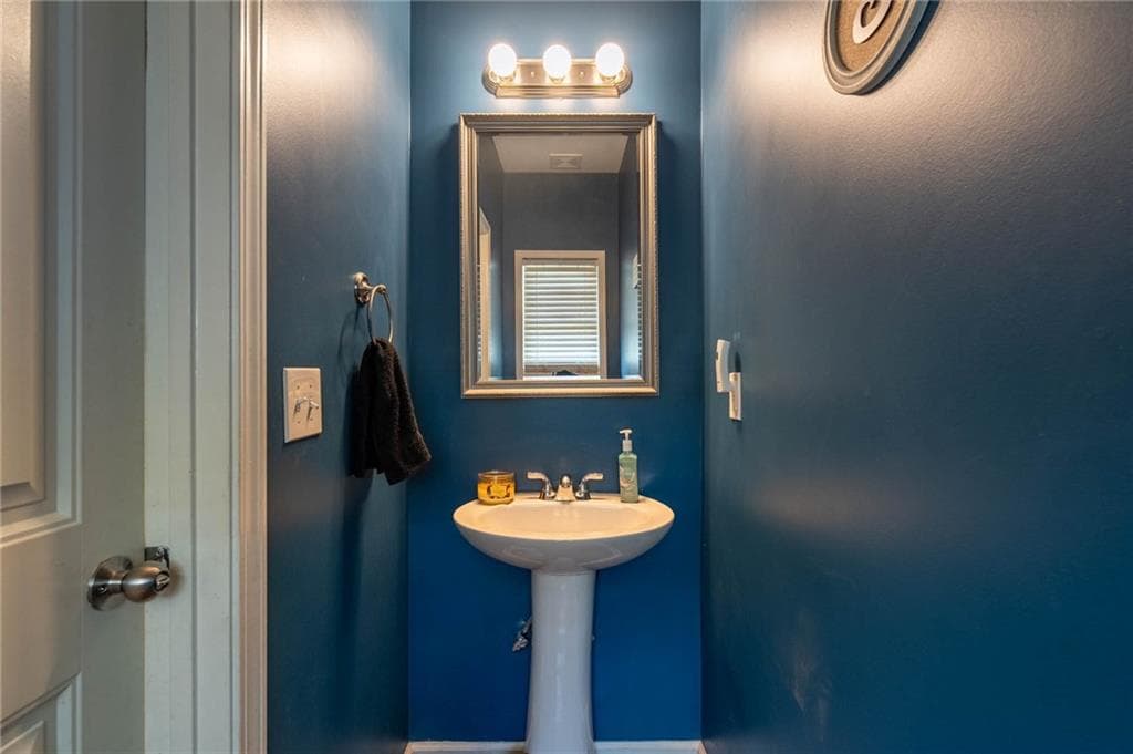 3 bedroom, 3 bathroom, 1,708 sq ft single family residence under contract at 115 Bethany Manor Drive, Ball Ground, GA 30107 — photo 6