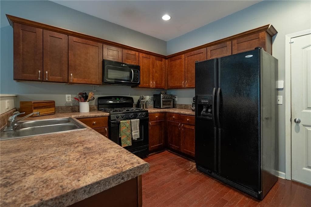 3 bedroom, 3 bathroom, 1,708 sq ft single family residence under contract at 115 Bethany Manor Drive, Ball Ground, GA 30107 — photo 9