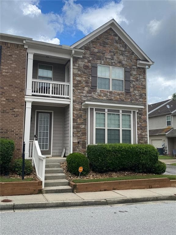 3 bedroom, 3 bathroom, 1,744 sq ft townhouse for sale at 5740 Radford Loop, Fairburn, GA 30213