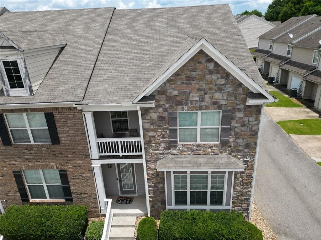3 bedroom, 3 bathroom, 1,744 sq ft townhouse for sale at 5740 Radford Loop, Fairburn, GA 30213 — photo 2
