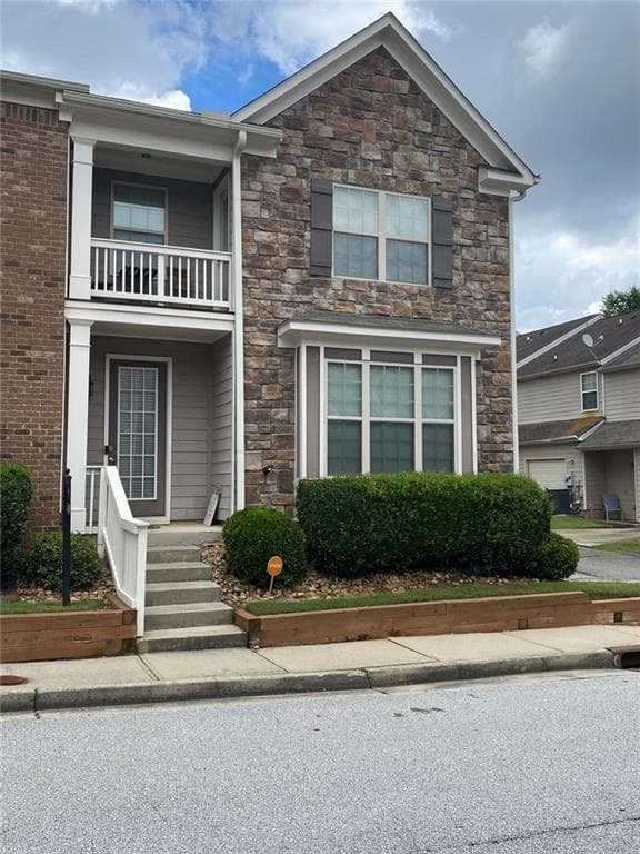 3 bedroom, 3 bathroom, 1,744 sq ft townhouse for sale at 5740 Radford Loop, Fairburn, GA 30213 — photo 3