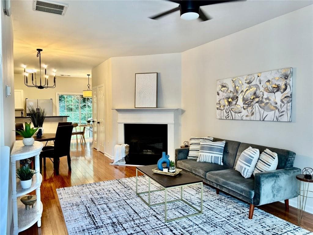 2 bedroom, 3 bathroom, 1,256 sq ft townhouse for sale at 256 Paden Cove Trail, Lawrenceville, GA 30044 — photo 4