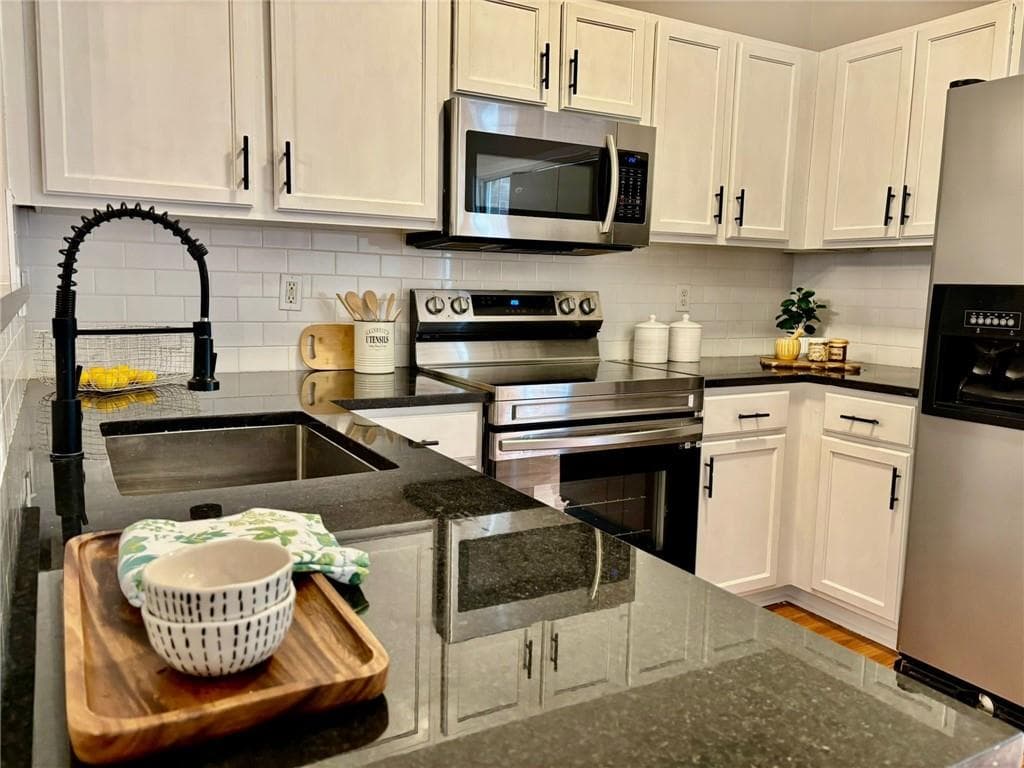 2 bedroom, 3 bathroom, 1,256 sq ft townhouse for sale at 256 Paden Cove Trail, Lawrenceville, GA 30044 — photo 10
