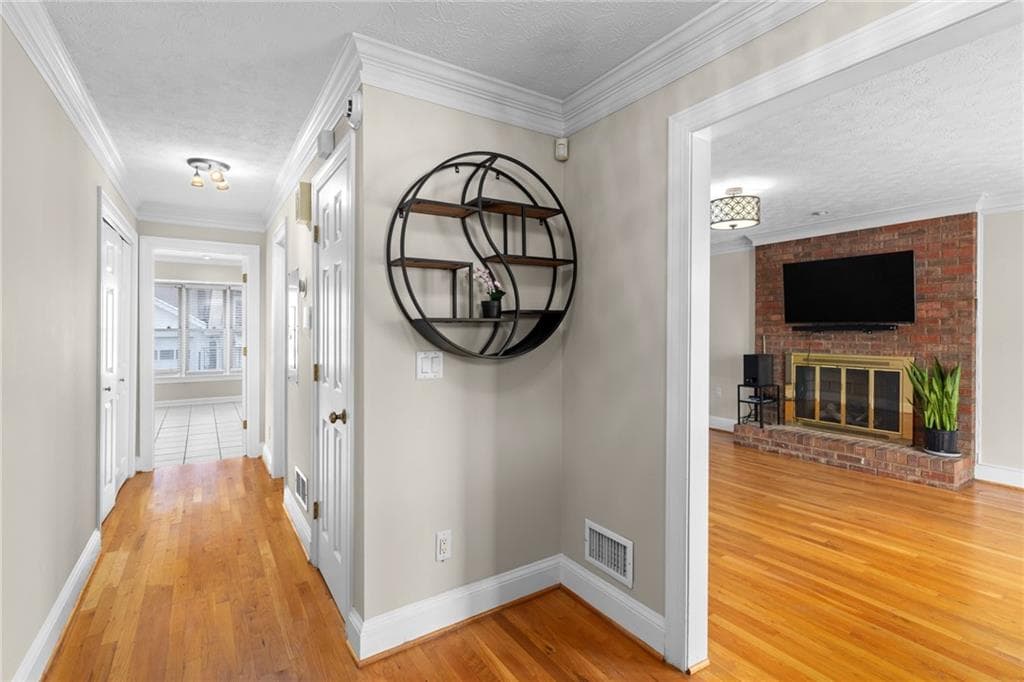 3 bedroom, 3 bathroom, 1,898 sq ft single family residence for sale at 3109 Henderson Walk, Atlanta, GA 30340 — photo 4