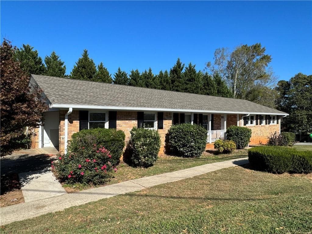 3 bedroom, 3 bathroom, 2,252 sq ft single family residence for rent at 3905 Cherokee Street, Kennesaw, GA 30144 for $2,500 a month — photo 2