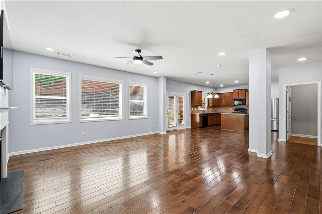 5 bedroom, 3 bathroom, 3,352 sq ft single family residence for sale at 810 Springs Crest Drive, Dallas, GA 30157 — photo 8